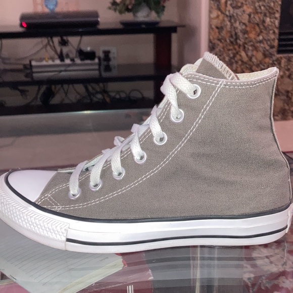 Converse in the color Charcoal. Size is 7 Women. Size 5 Men. - Picture 2 of 7